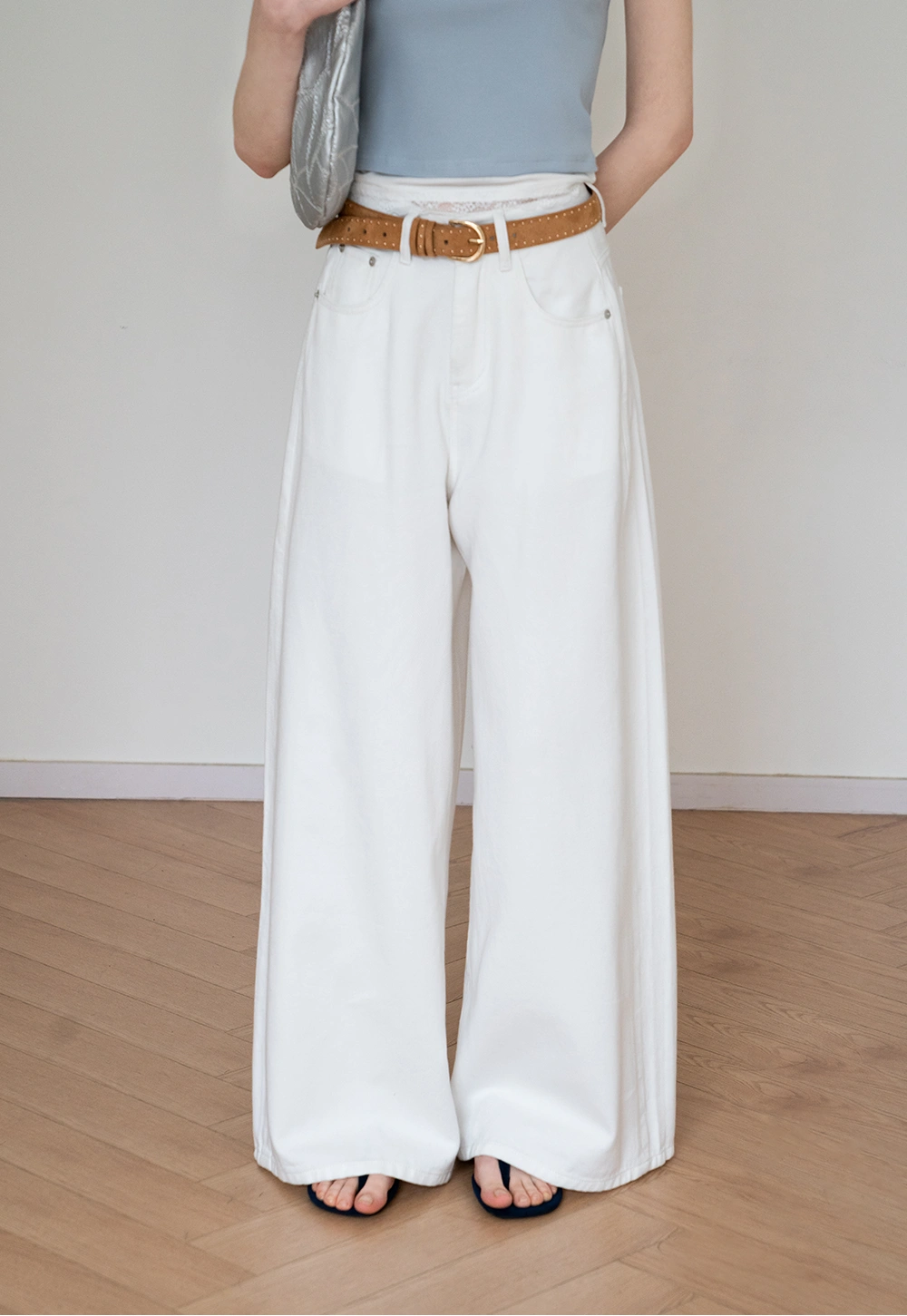 Classic High-Waist Wide-Leg Jeans