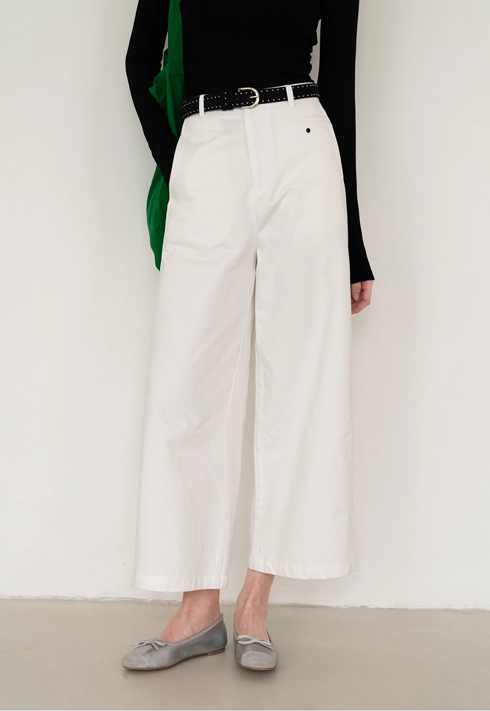 Chic Navy Wide-Leg Trousers for Effortless Style