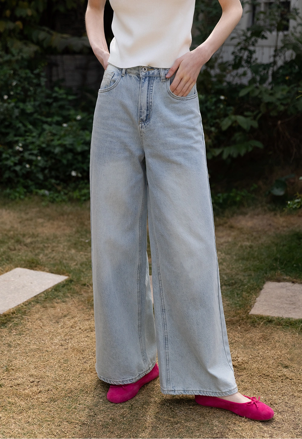 Women’s Light Blue Wide-Leg Denim Jeans