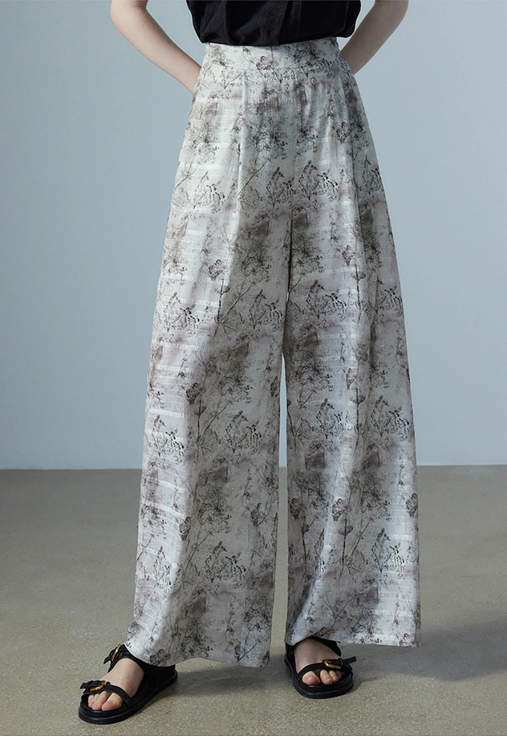 Women's Wide-Leg Printed Trousers