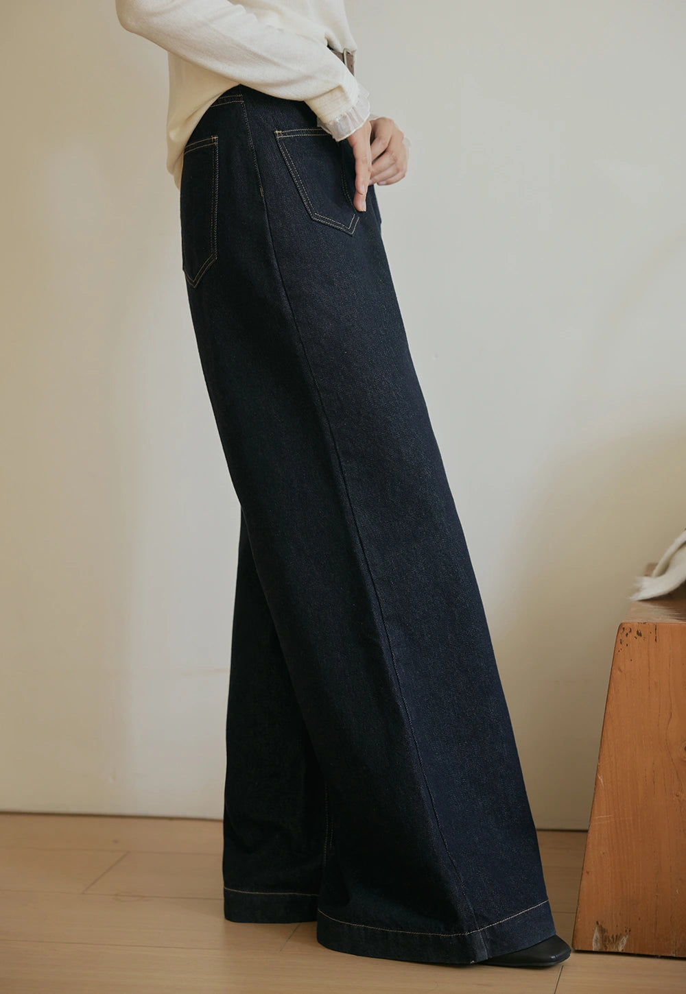 Women's High Rise Wide Leg Jeans