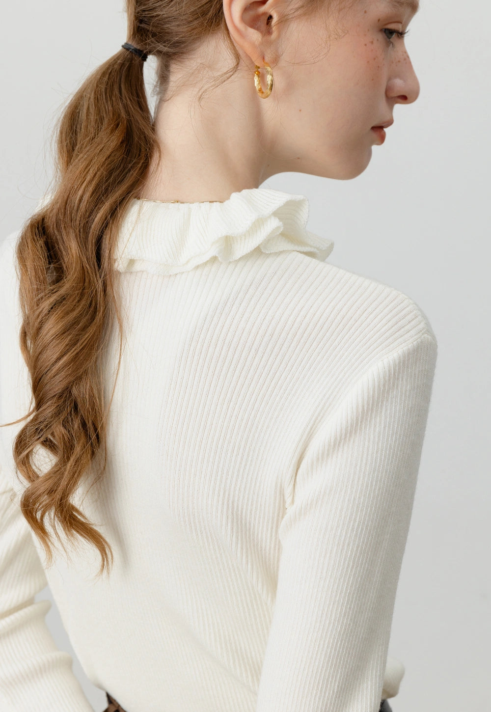 Ruffled Collar Ribbed Knit Cardigan