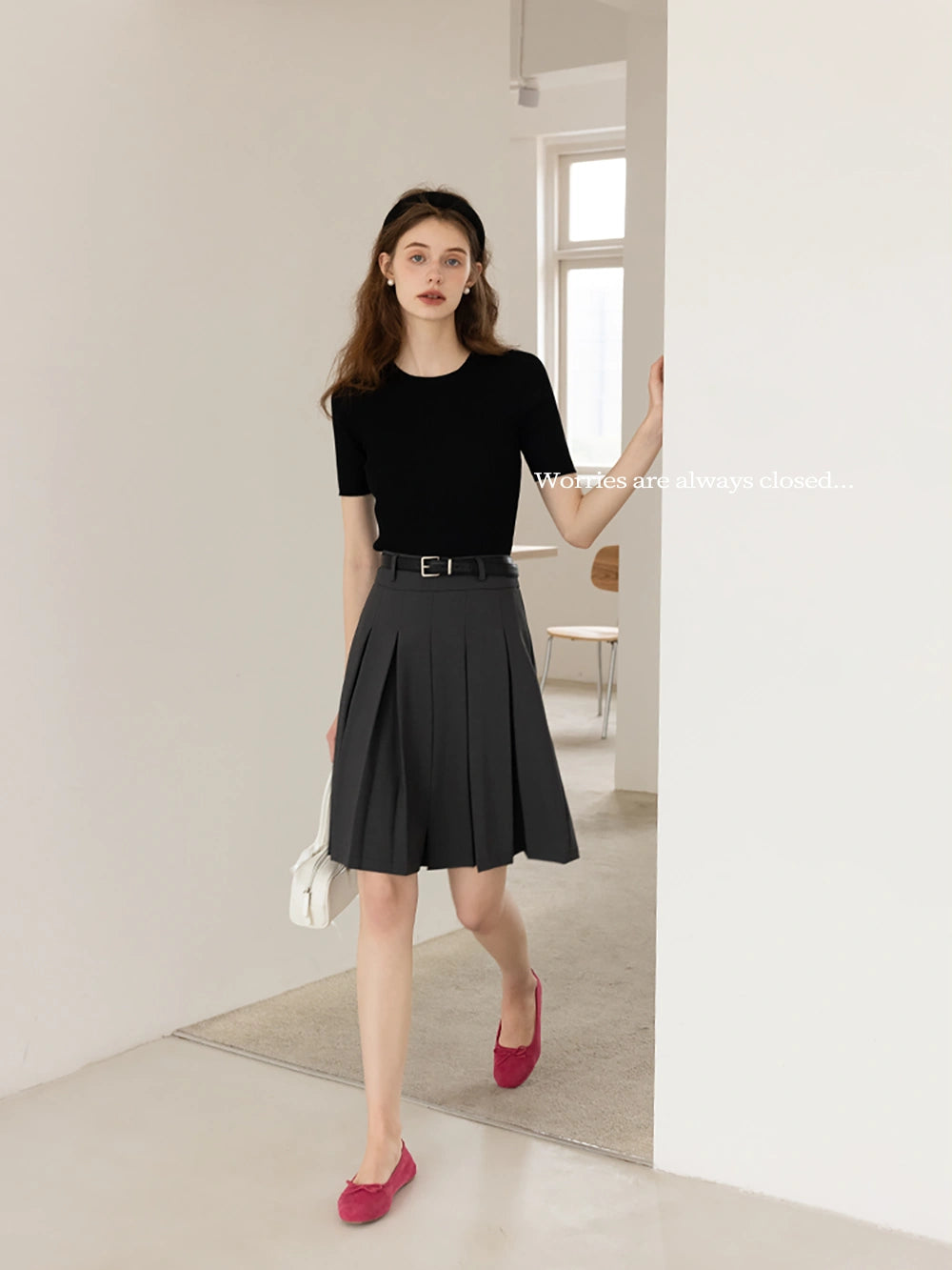 High-Waist Korean Style Pleated Midi Skirt With Belt