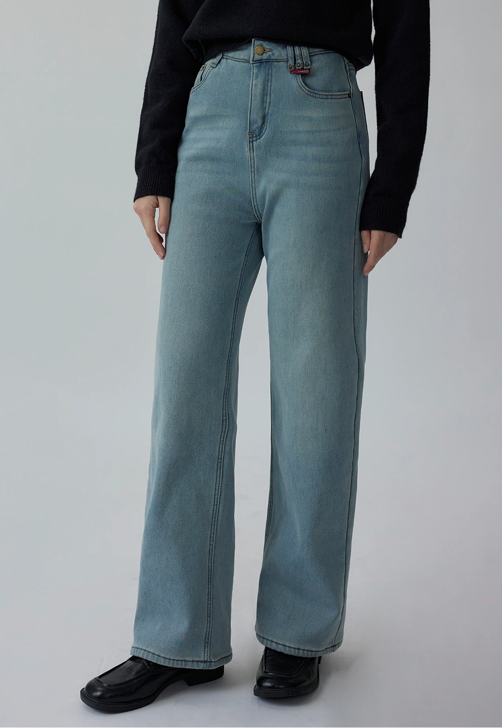 Women's Straight-Leg Fleece-Lined Jeans with Belt