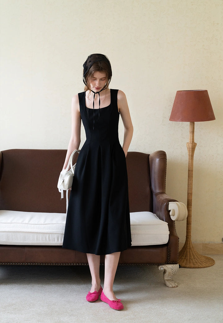 Audrey Hepburn-Inspired Square Neck Waist-Cinching Dress