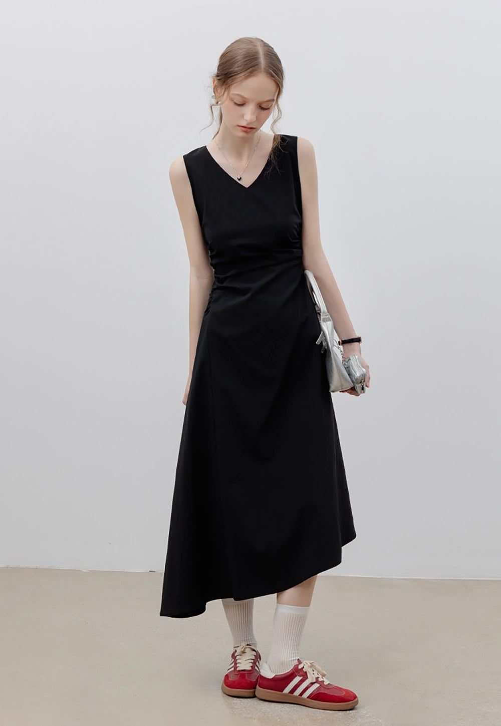 Women's Asymmetric Hem Sleeveless Black Dress