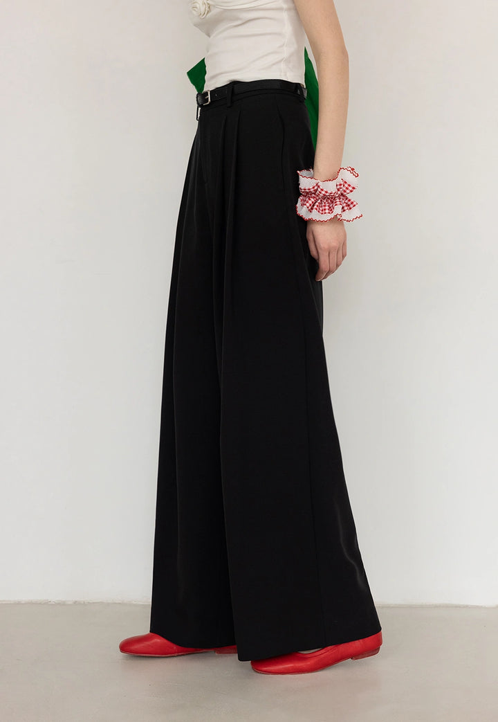 Chic Pleated Wide-Leg Pant