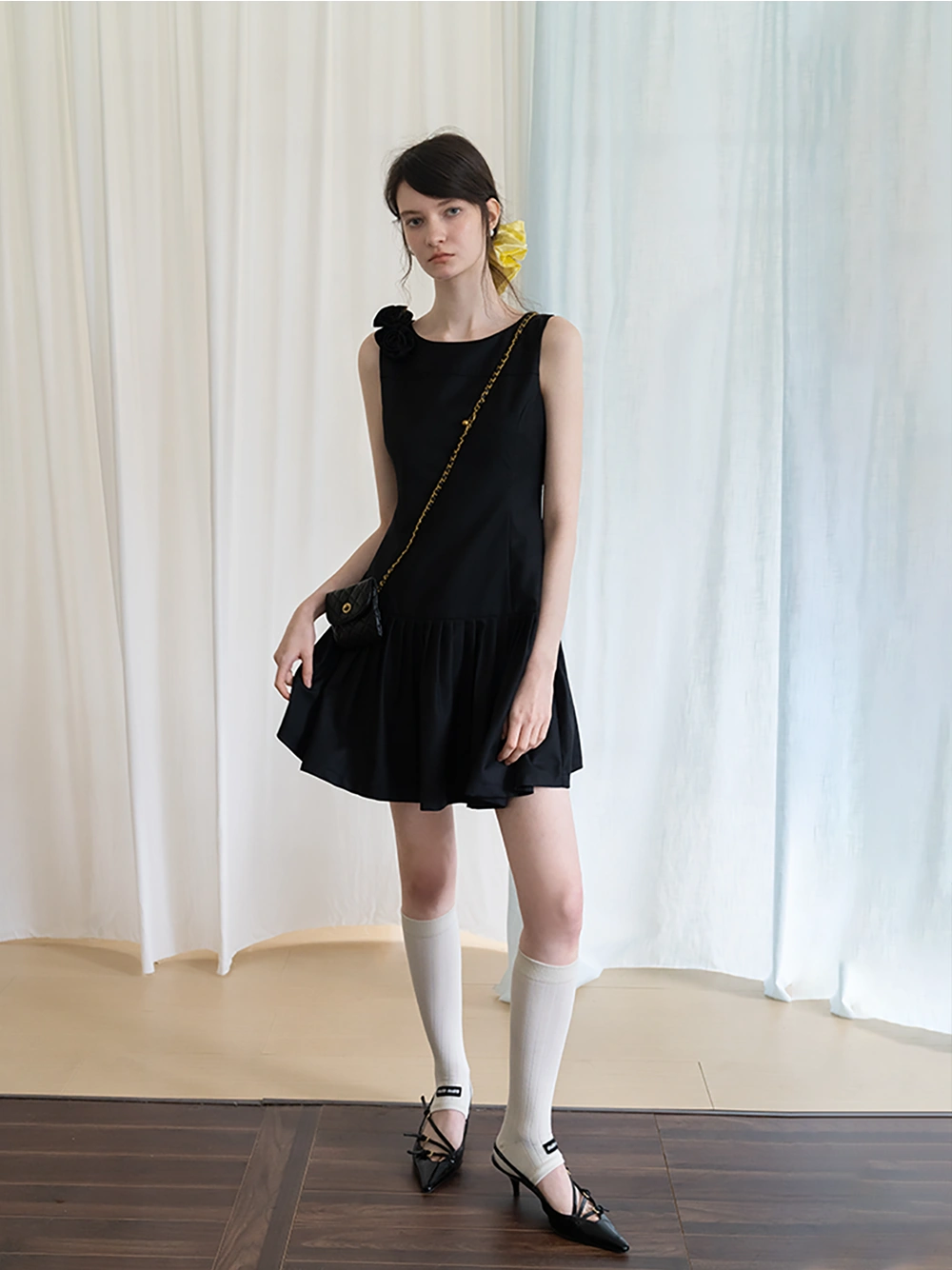 Elegant Black Sleeveless Dress