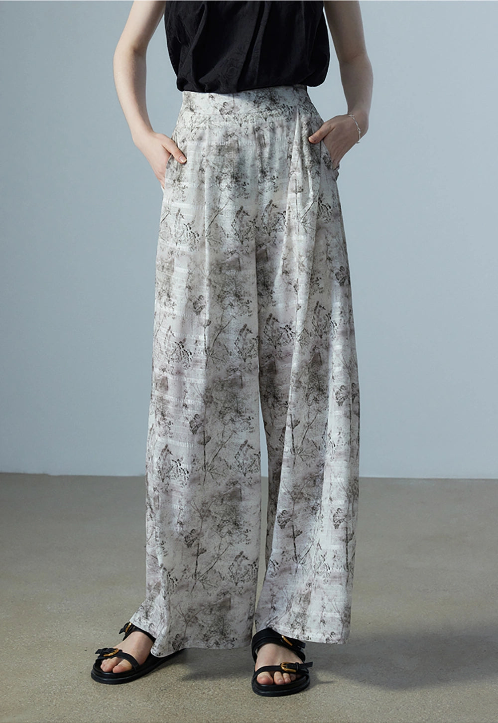 Women's Wide-Leg Printed Trousers