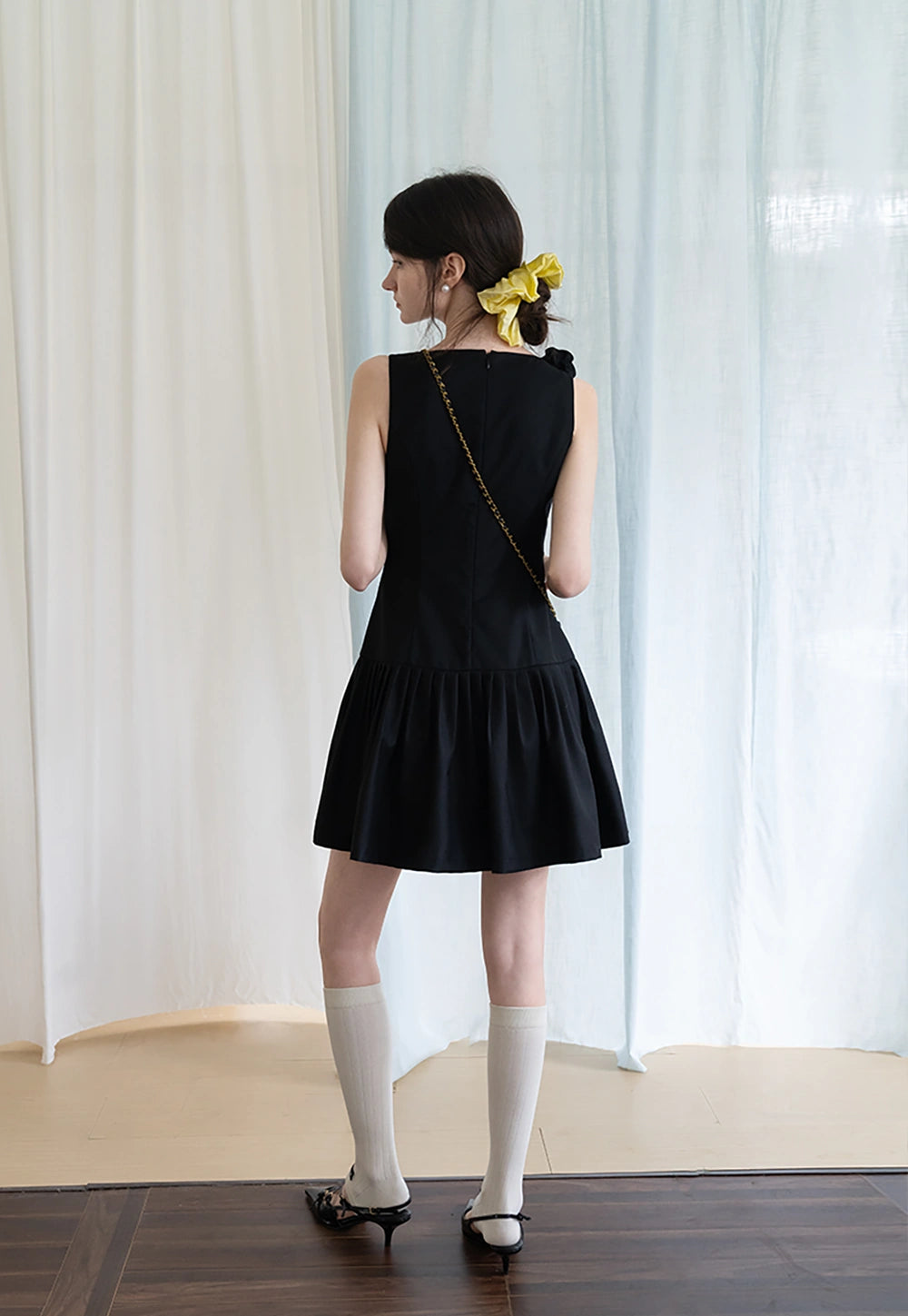 Elegant Black Sleeveless Dress