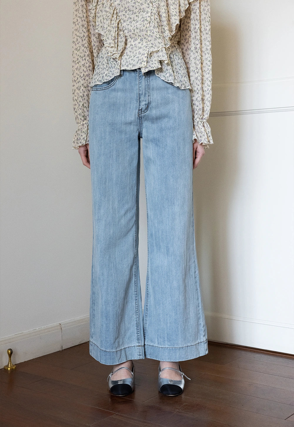 Women's Wide-Legged Denim Pants