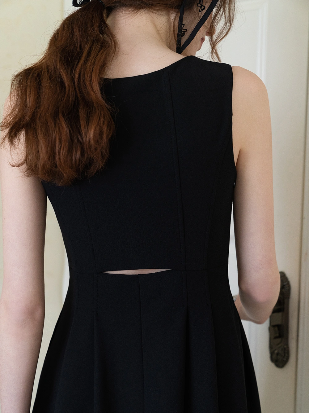 Audrey Hepburn-Inspired Square Neck Waist-Cinching Dress