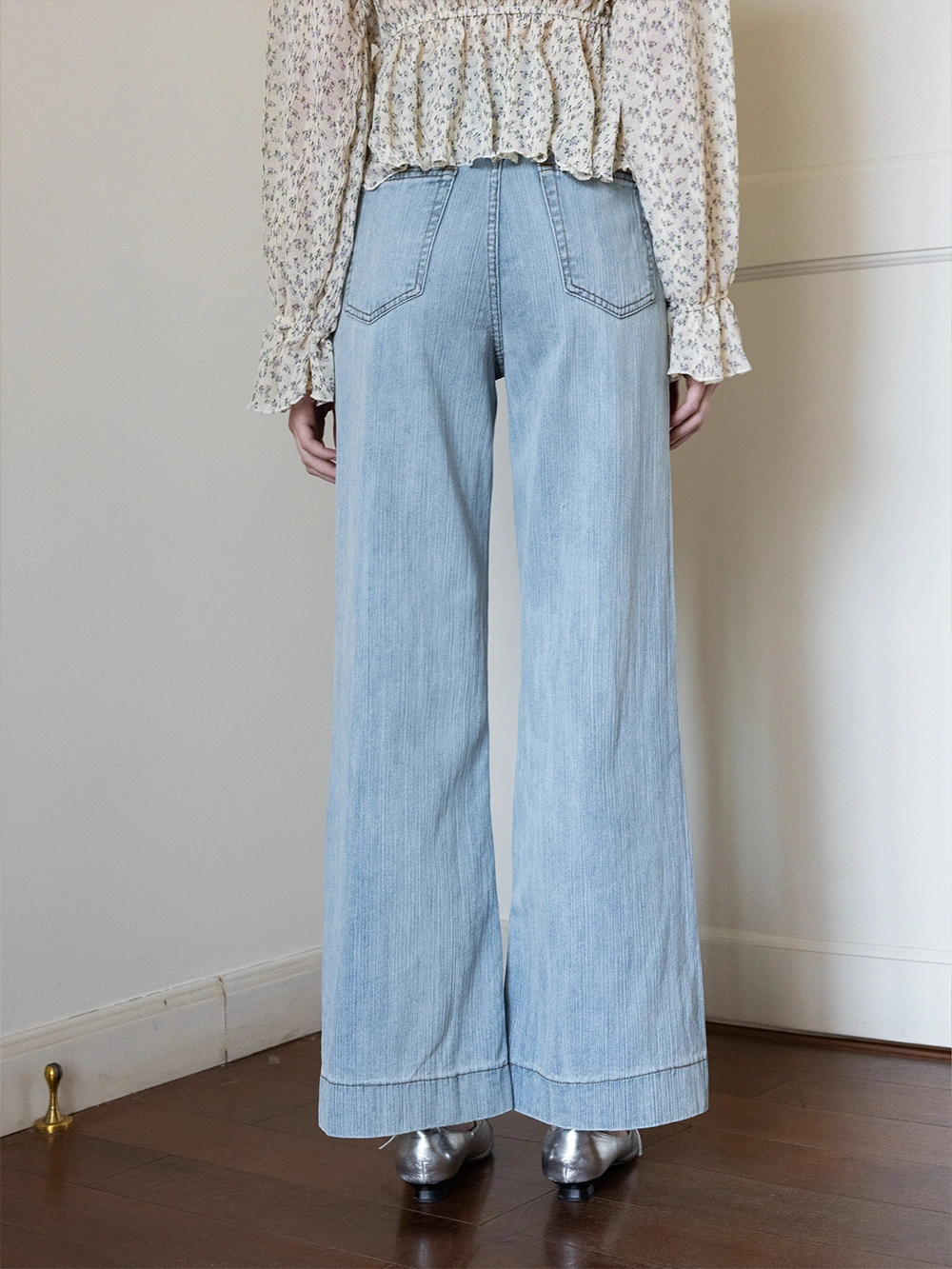 Women's Wide-Legged Denim Pants