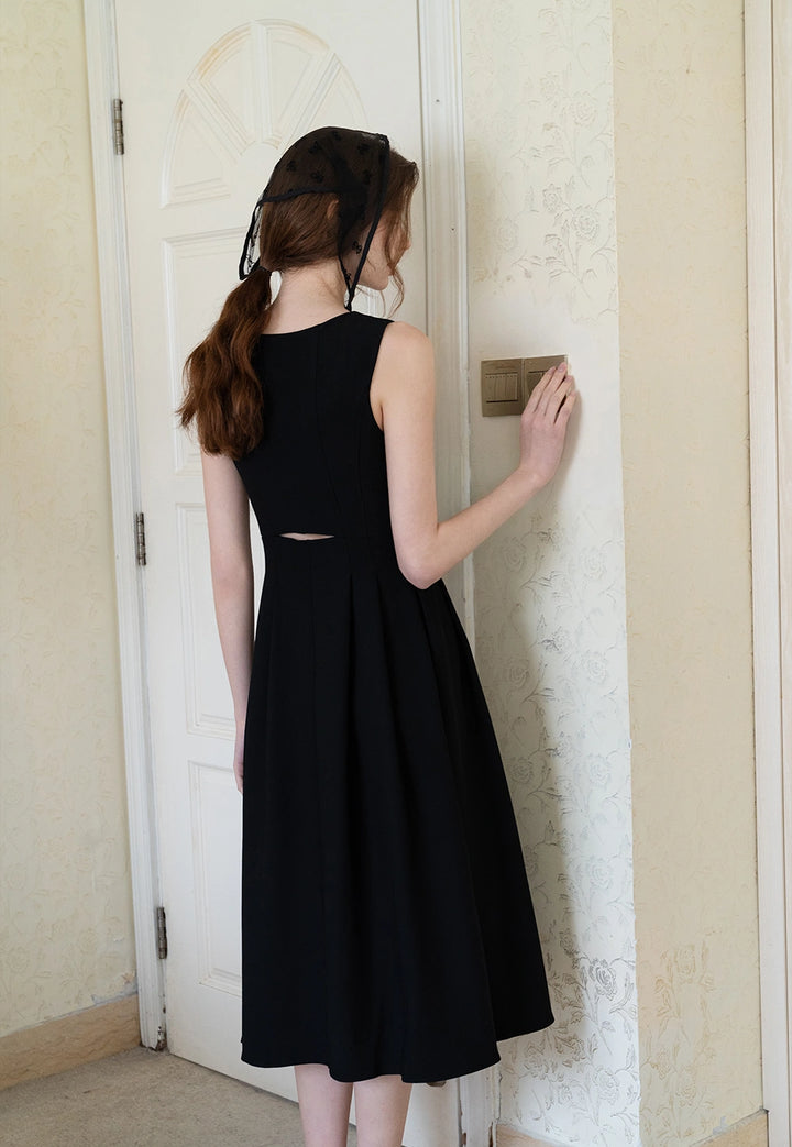 Audrey Hepburn-Inspired Square Neck Waist-Cinching Dress