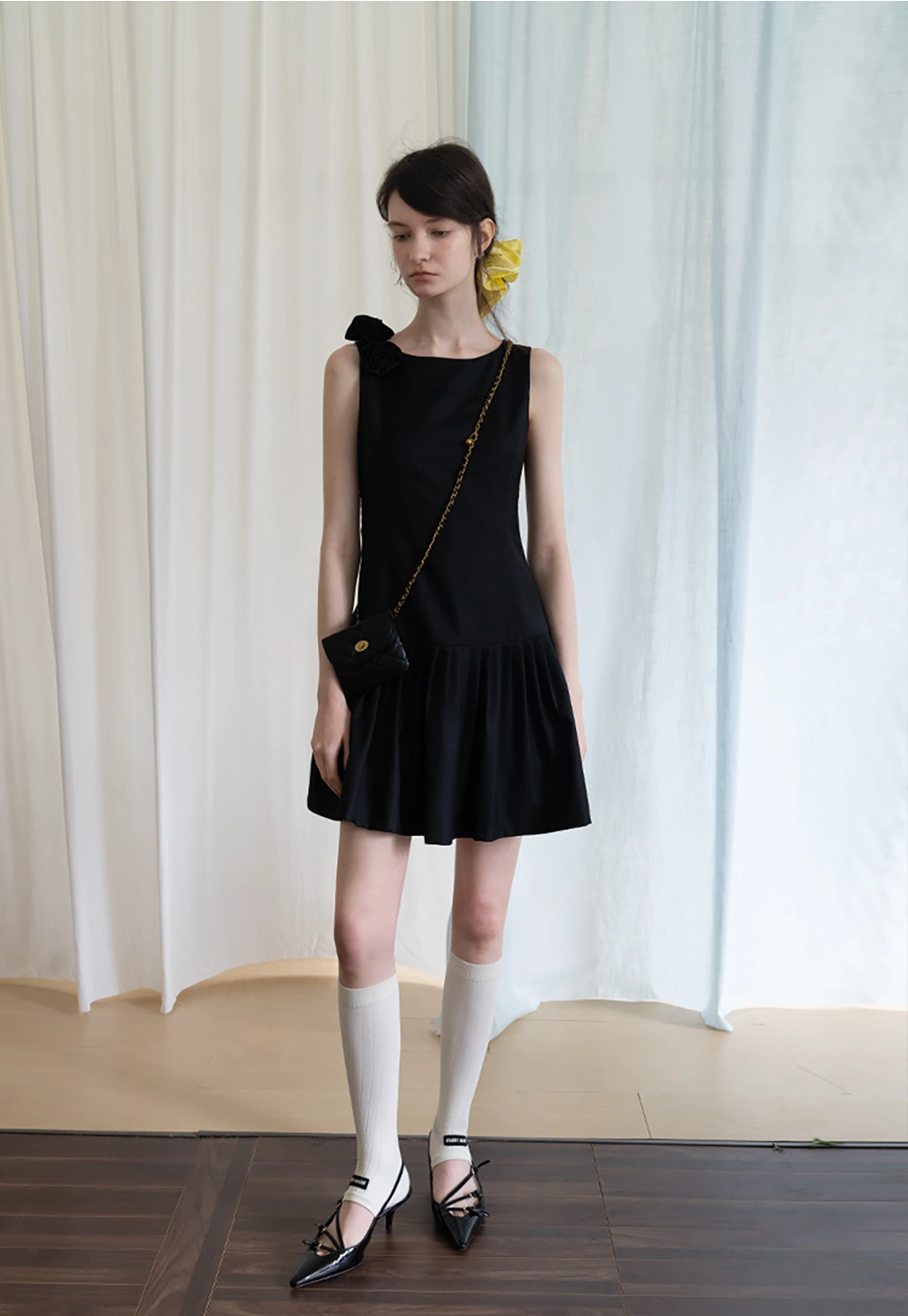 Elegant Black Sleeveless Dress