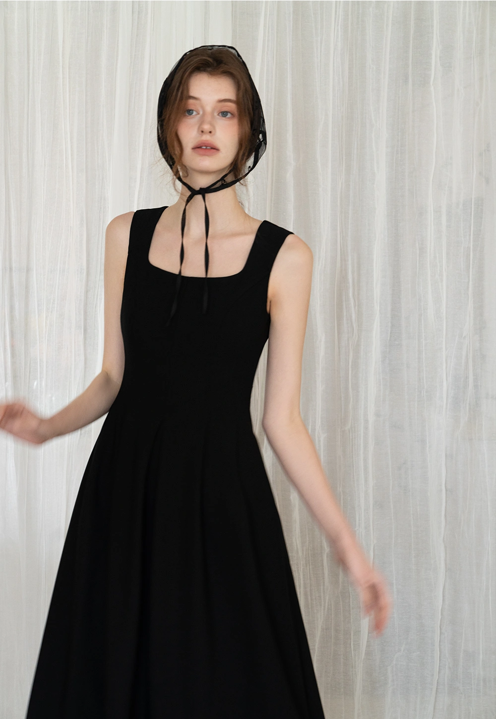 Audrey Hepburn-Inspired Square Neck Waist-Cinching Dress