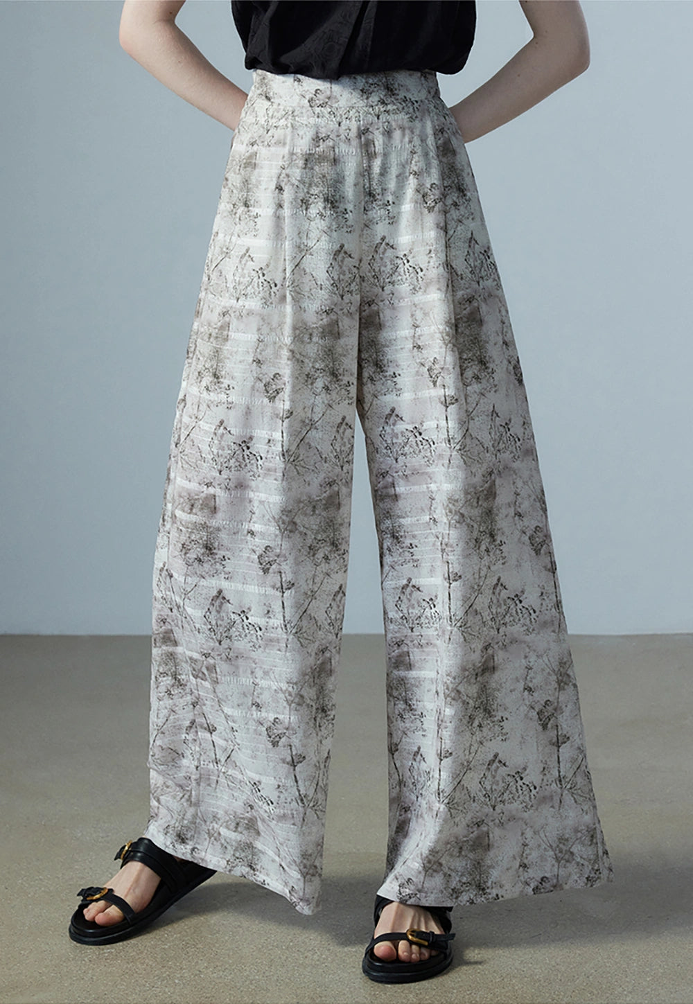 Women's Wide-Leg Printed Trousers