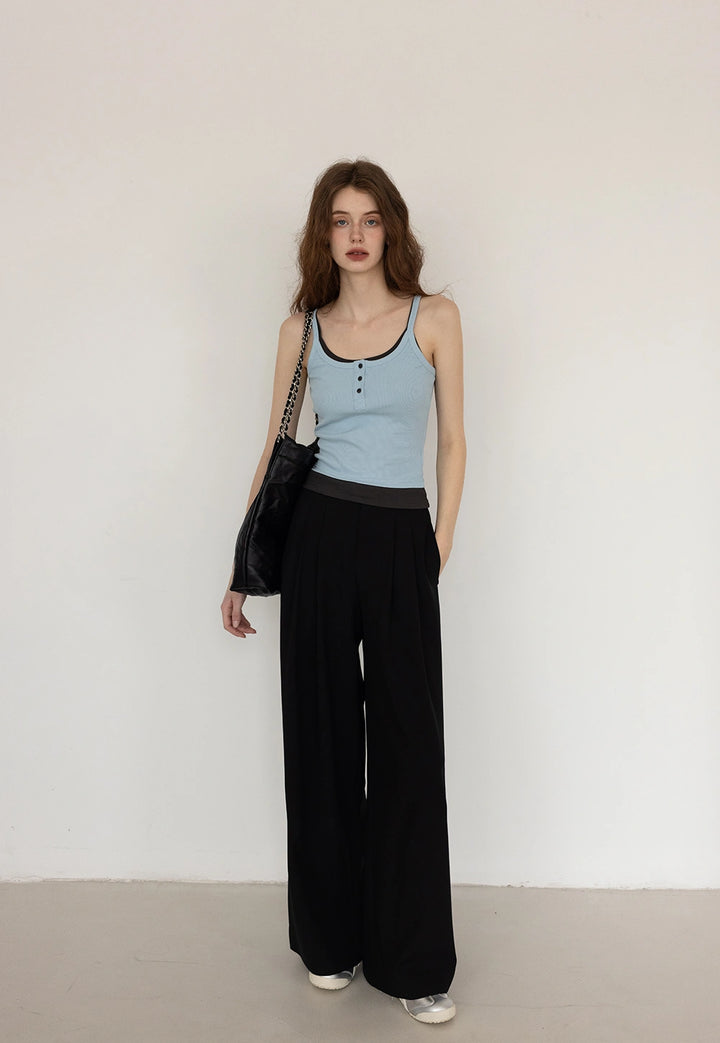 Chic Pleated Wide-Leg Pant