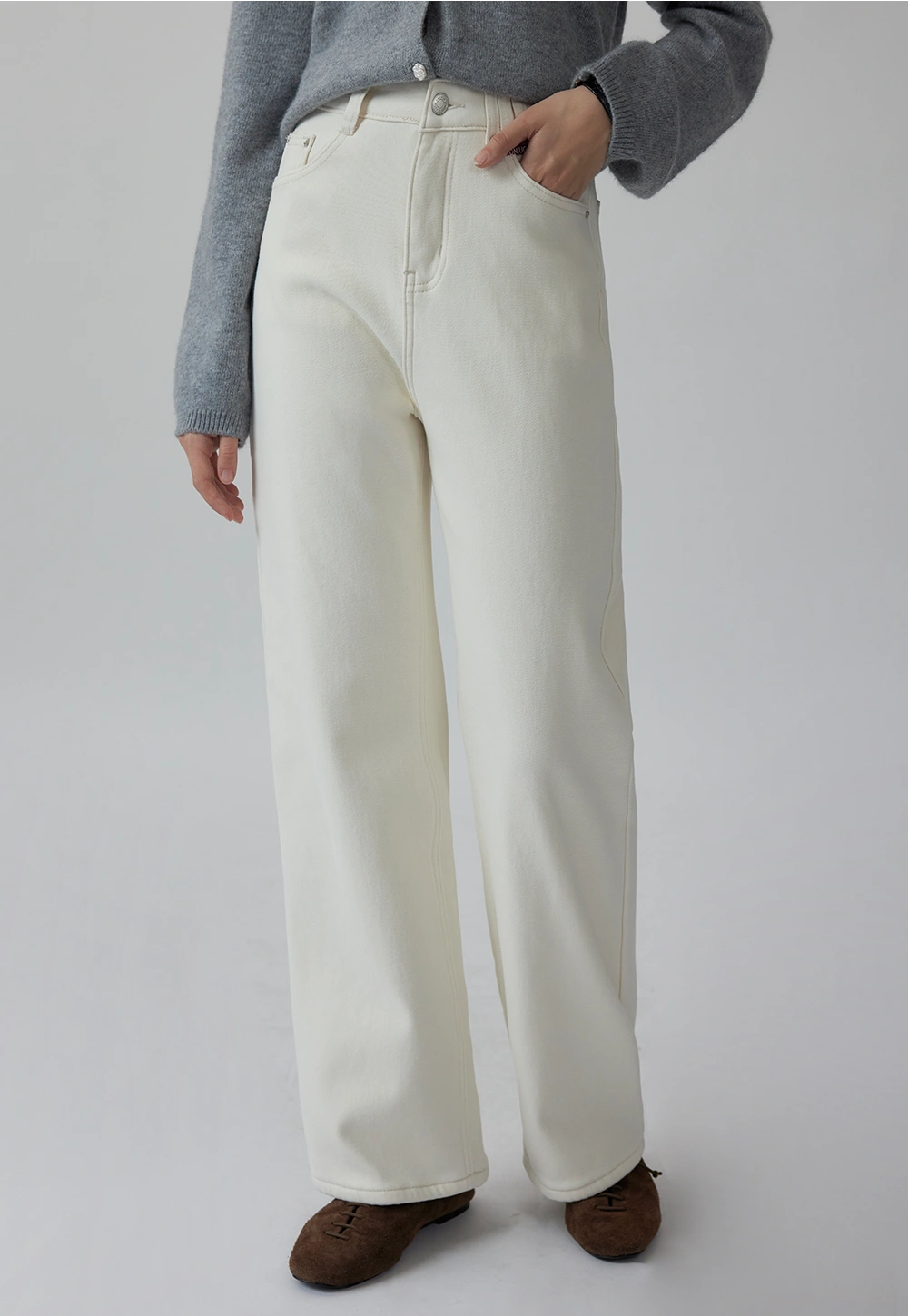 Women's Straight-Leg Fleece-Lined Jeans with Belt