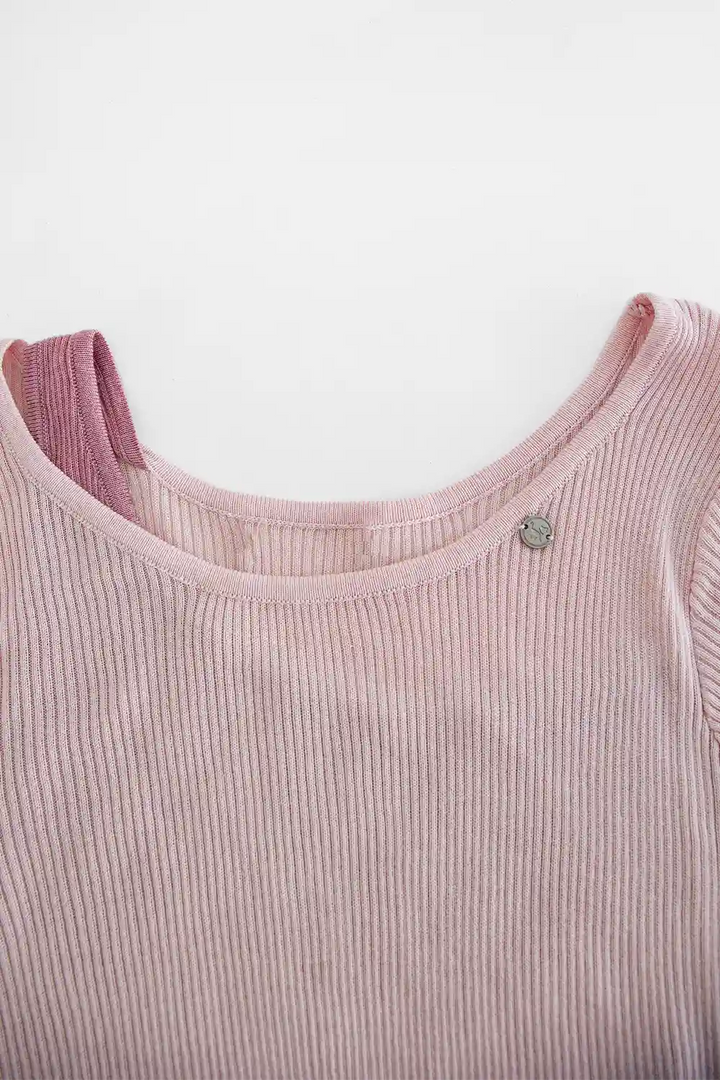 Pull en tricot doux avec un design élégant et un style polyvalent