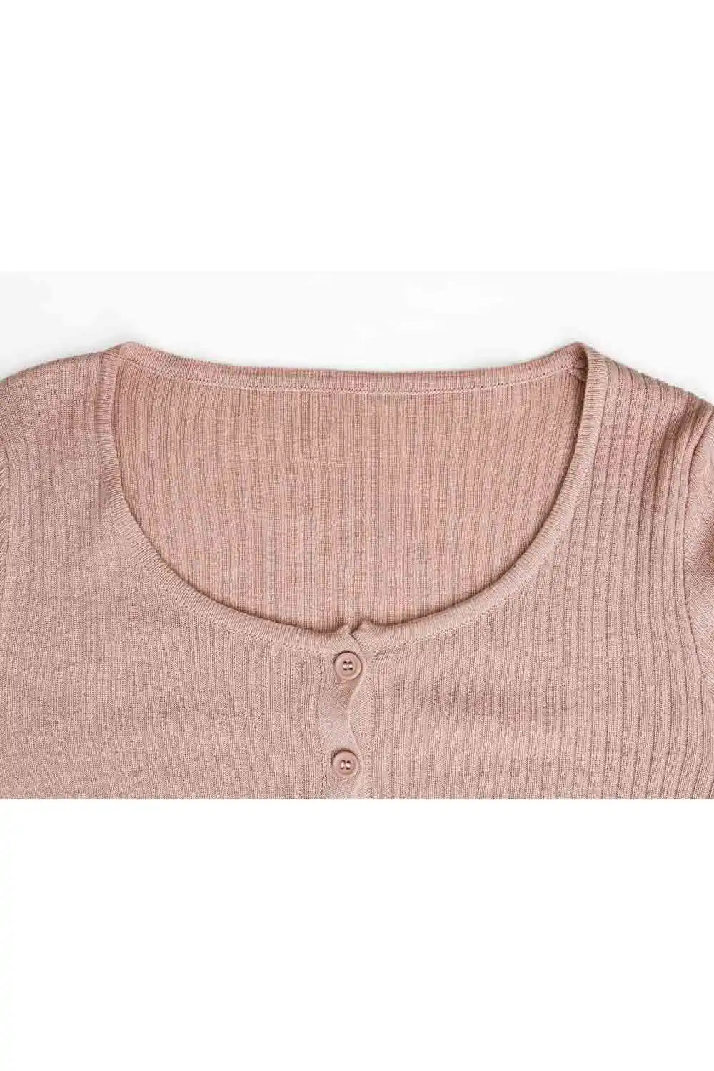 Cardigan court minimaliste avec fermeture boutonnée sur le devant