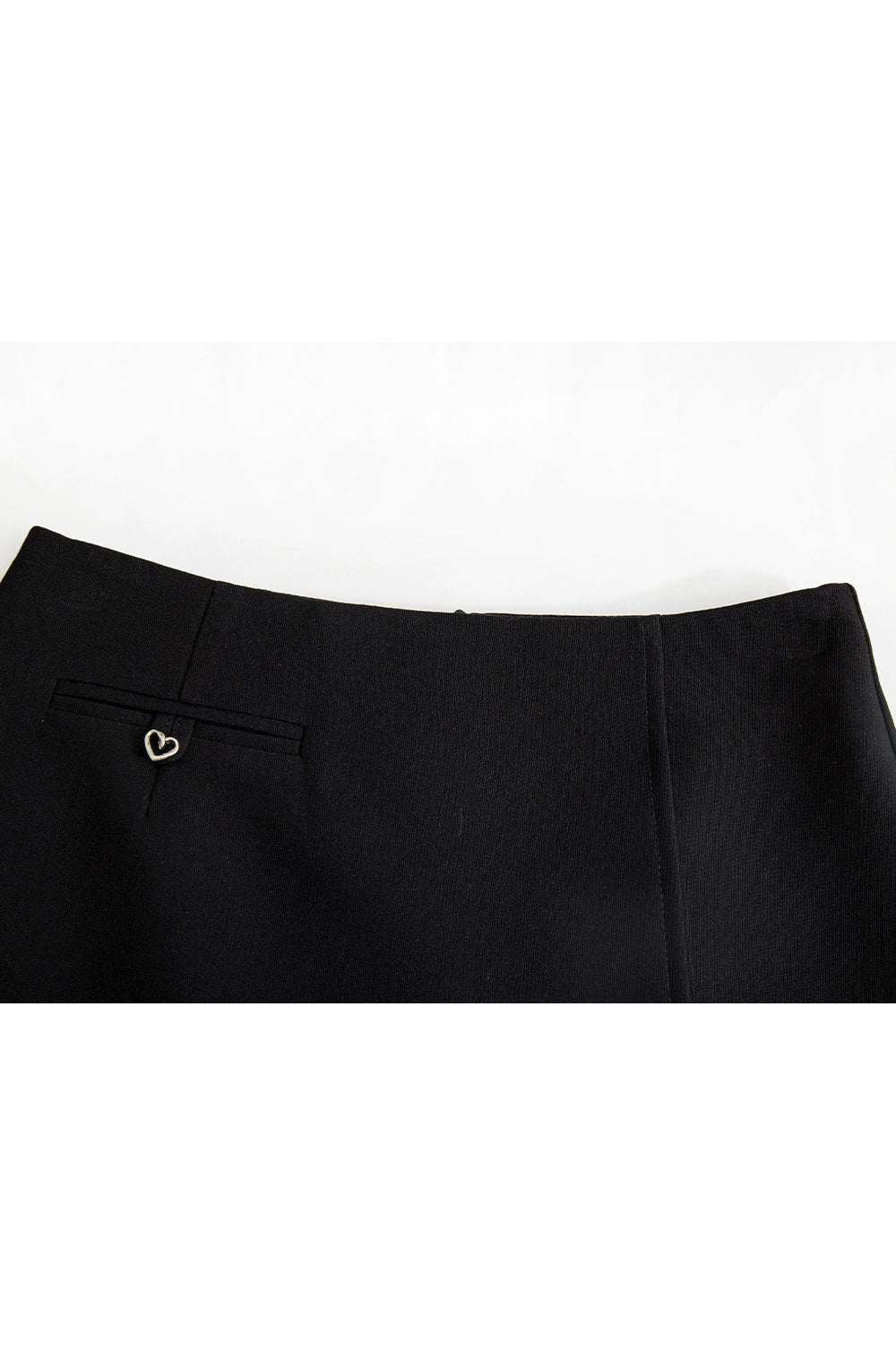 Skirt Mini Disesuaikan Wanita dengan Perincian Poket Depan