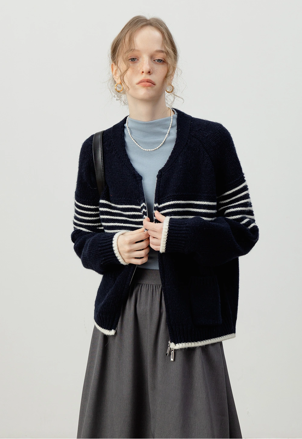 Women's Striped Knit Zip-Up Cardigan – Cozy Sweater with Pockets