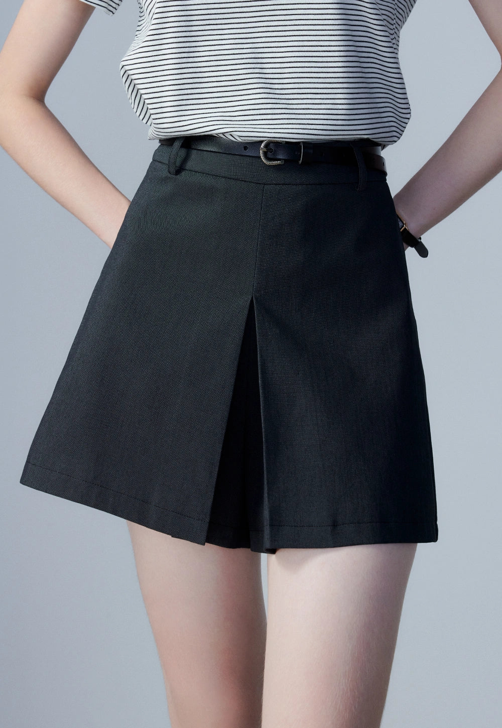 women's high waist pleated shorts