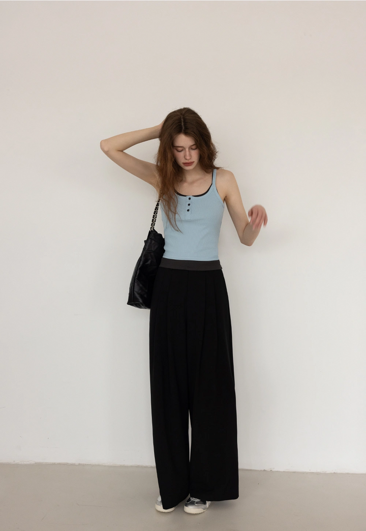 Chic Pleated Wide-Leg Pant