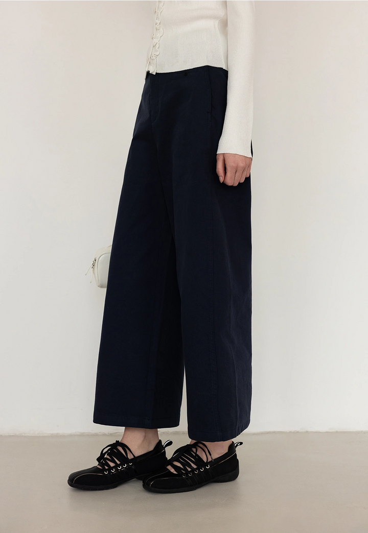 Chic Navy Wide-Leg Trousers for Effortless Style