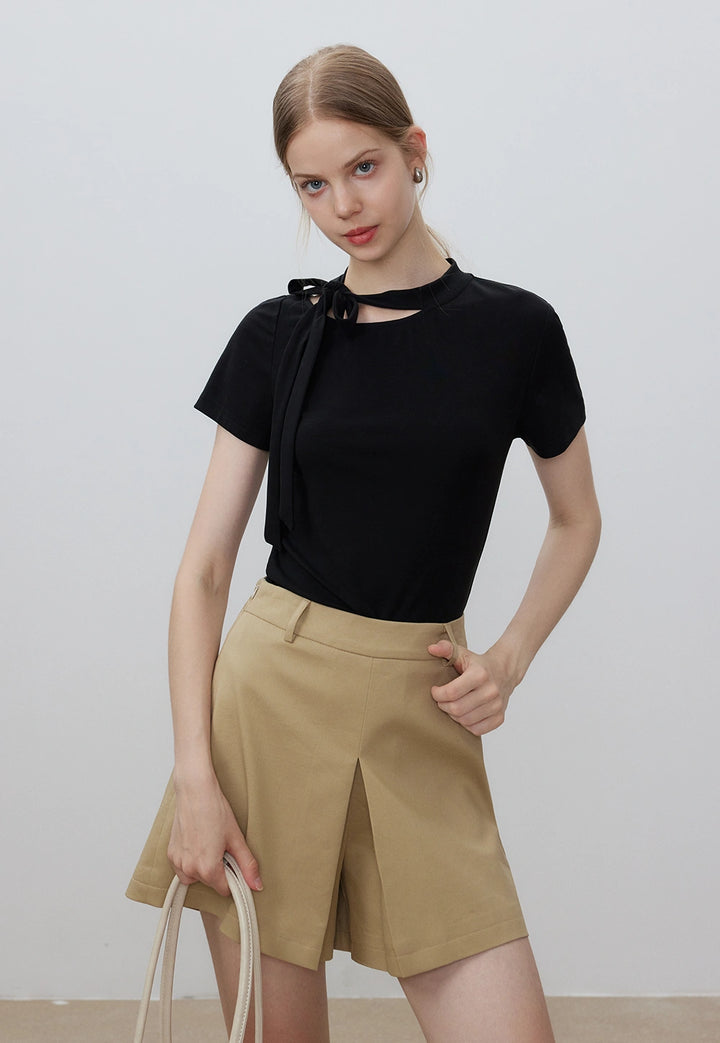 Women's Top with Neck Tie