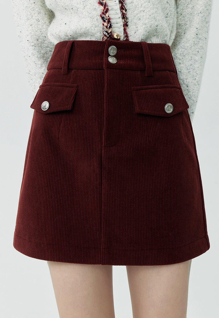 Skirt Mini Maroon Corduroy yang bergaya dengan Poket Berbutang - Fall Fashion Essential