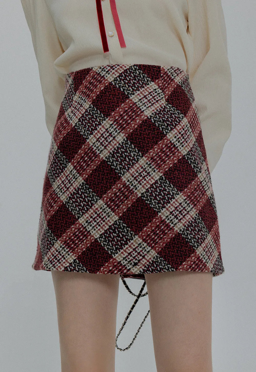 Skirt Mini Berkotak Bertekstur Wanita