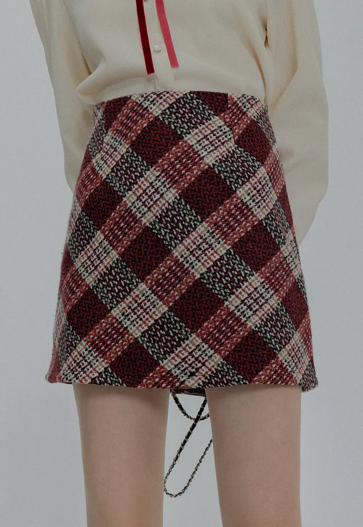 Skirt Mini Berkotak Bertekstur Wanita