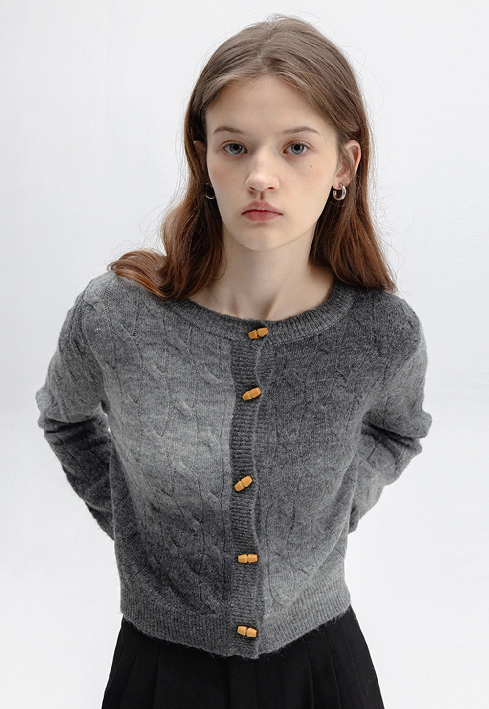 Women's Gradient Cable Knit Cropped Cardigan Sweater with Long Sleeves and Button