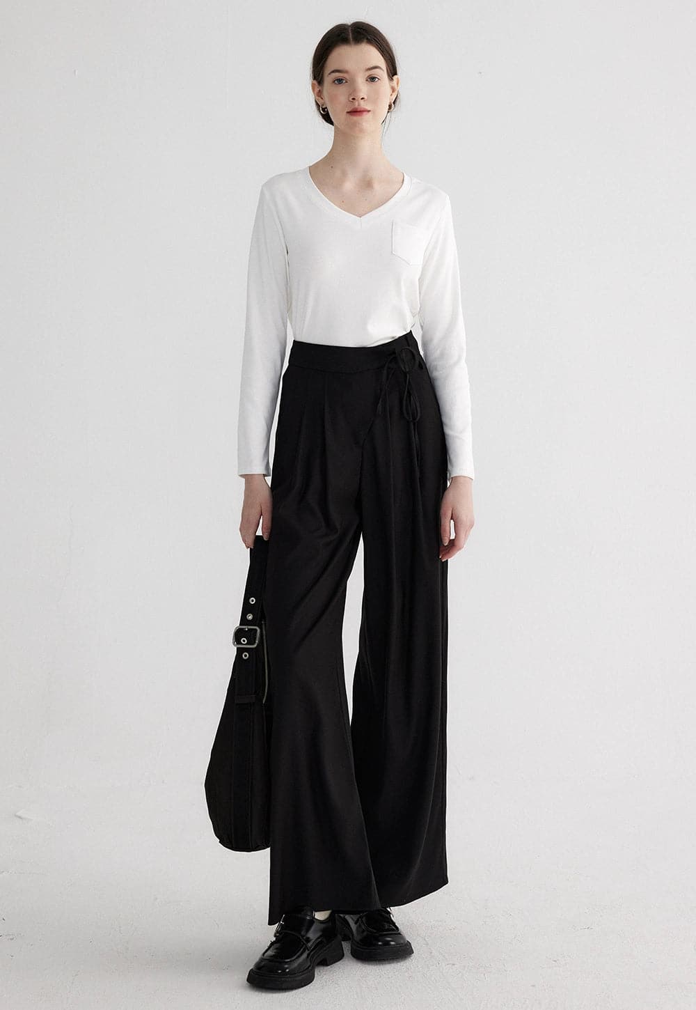 Elegant High Waist Wide-Leg Black Pants with Belt Detail - Stylish Design