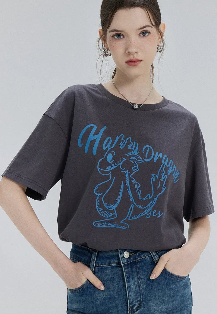 Cheerful Dragon Graphic Tee – Répandre le sourire et le style