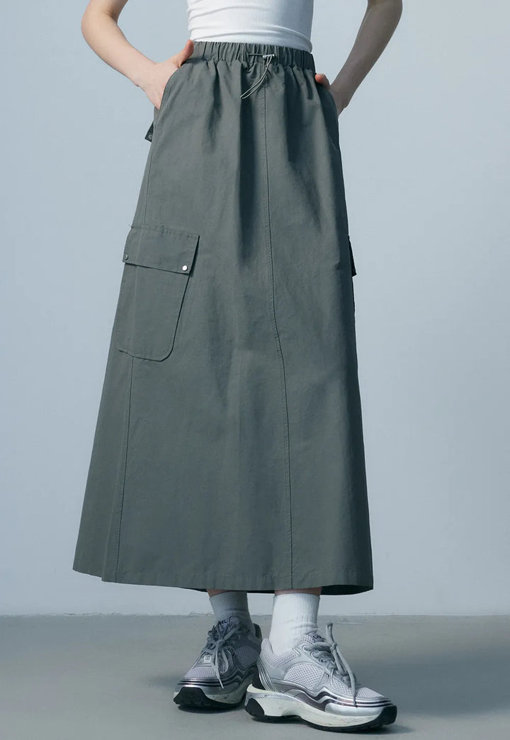 Utility-Inspired Midi Skirt with Drawstring Waist and Large Pockets